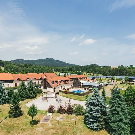 Resort Malevil Jablonné v Podještědí Екстериор снимка