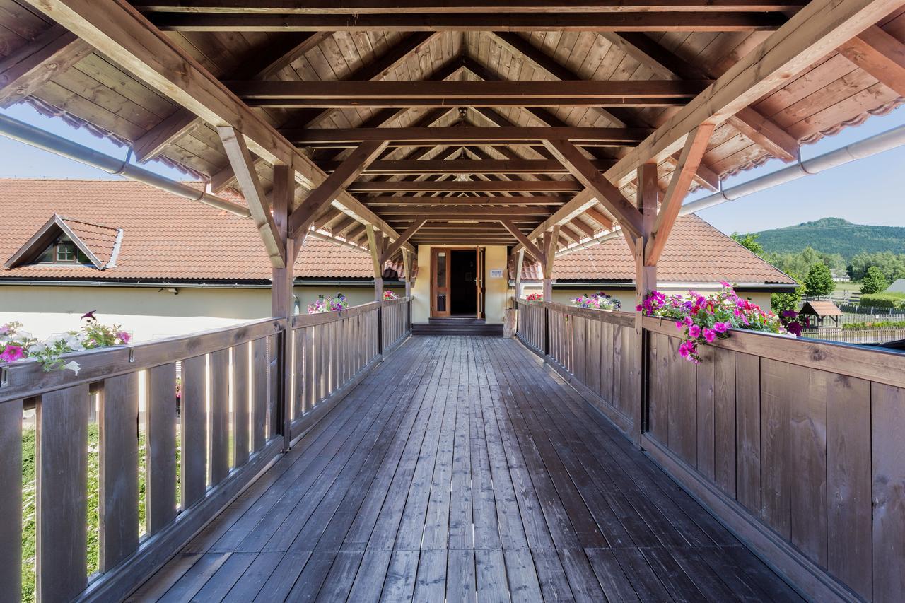Resort Malevil Jablonné v Podještědí Екстериор снимка
