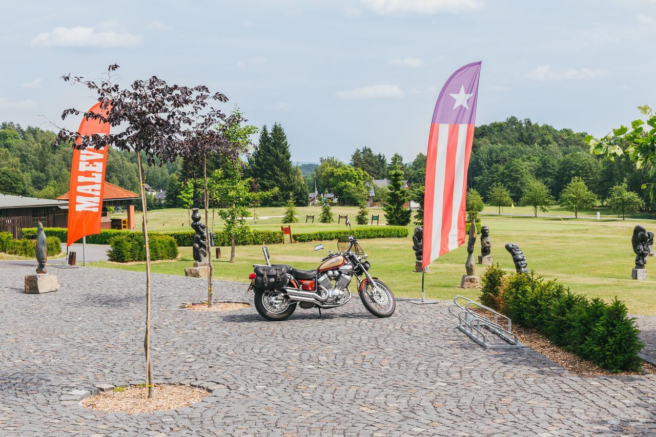 Resort Malevil Jablonné v Podještědí Екстериор снимка